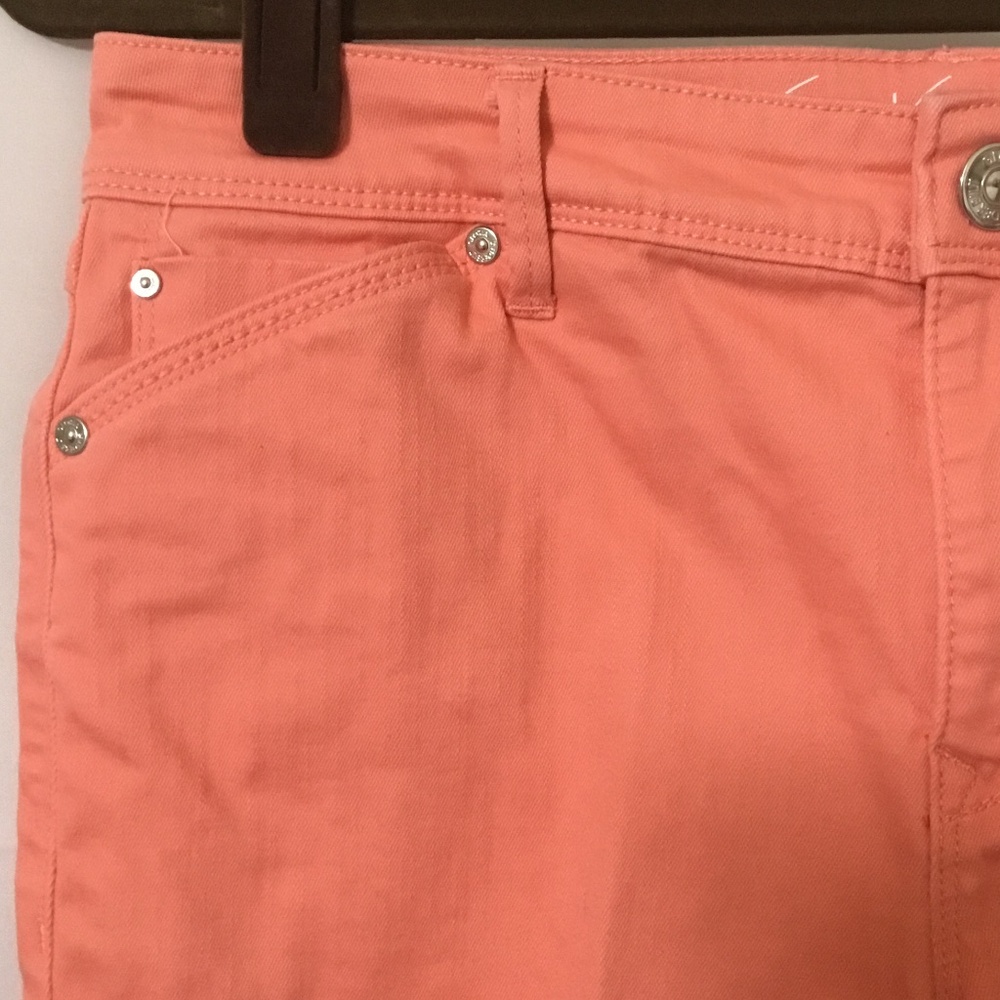 Gloria Vanderbilt Women’s Lillian Capri Pants Size 6 Bright Hibiscus